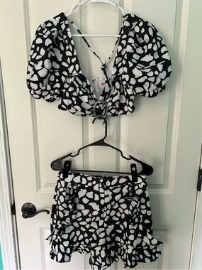 L'ATISTE Black and White Abstract Spot Blouse and Short Set